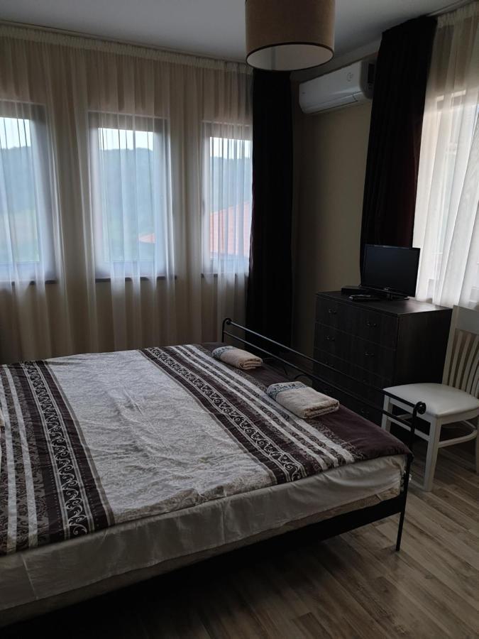 Бадевски Рай-Къща Любов Badevtsi Buitenkant foto
